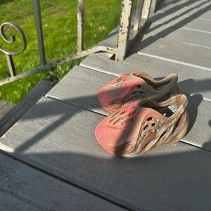 Yeezy foam runner toddler size 4c